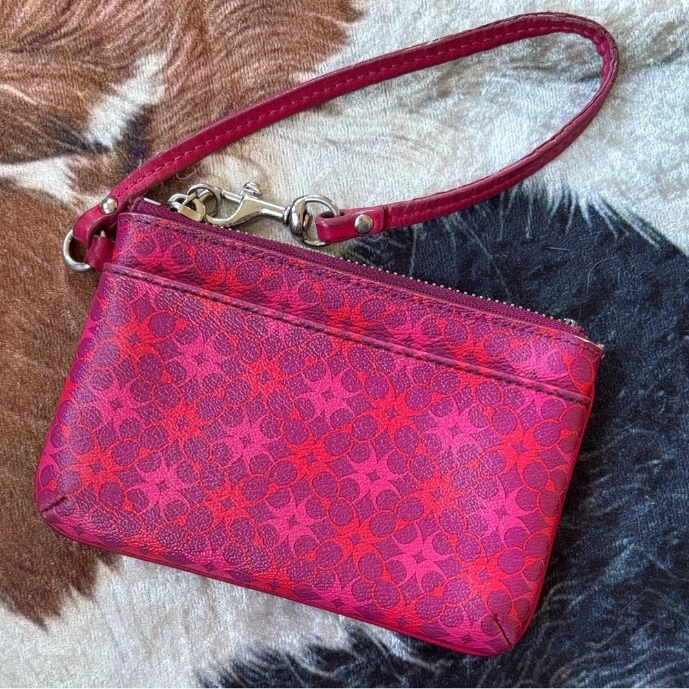 Coach Waverly Signature Coated Canvas Small Zippered Clutch Wristlet Pink Multi